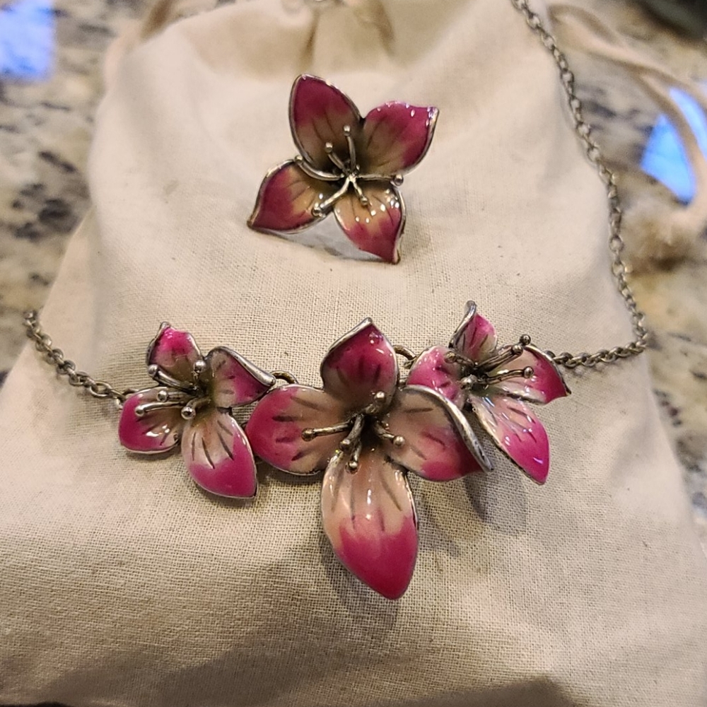 Lucky Brand Metal Flower Necklace